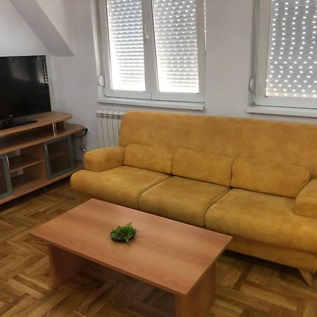 Guest House Sani Скопье Экстерьер фото