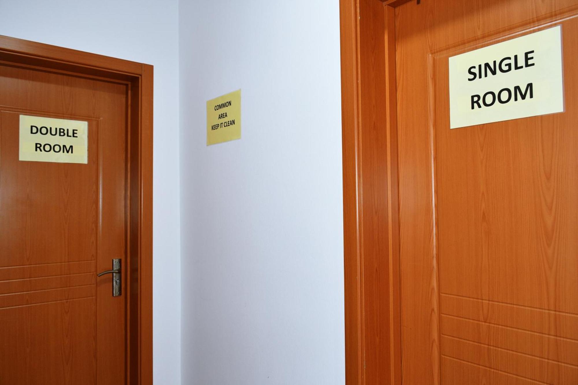Guest House Sani Скопье Экстерьер фото