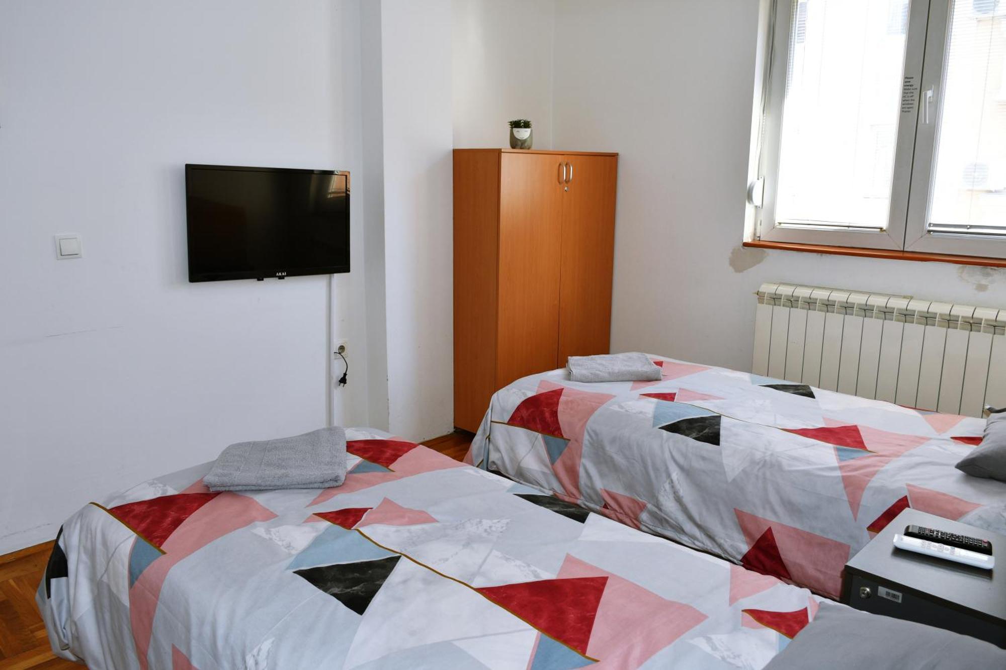 Guest House Sani Скопье Экстерьер фото