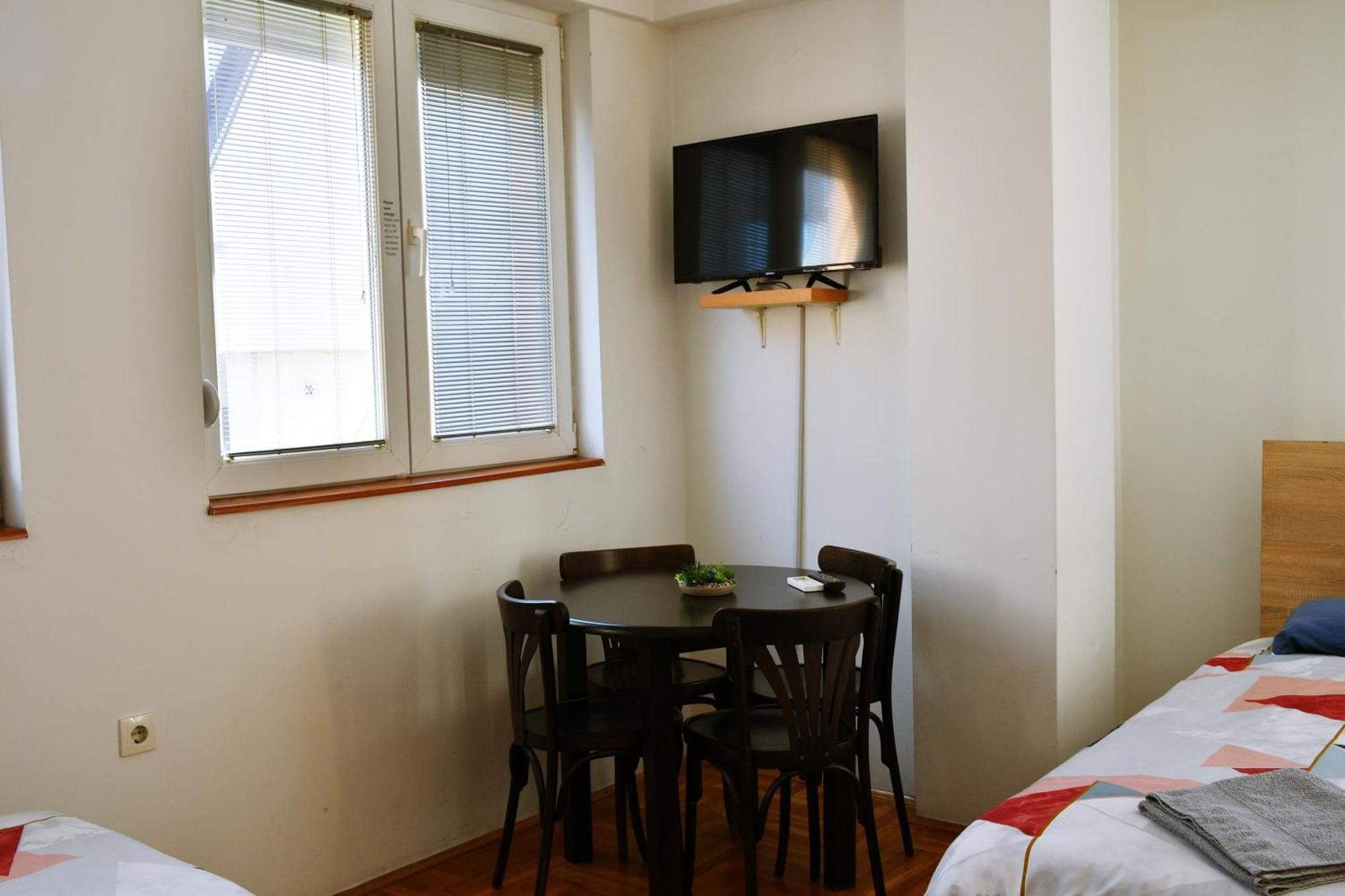 Guest House Sani Скопье Экстерьер фото