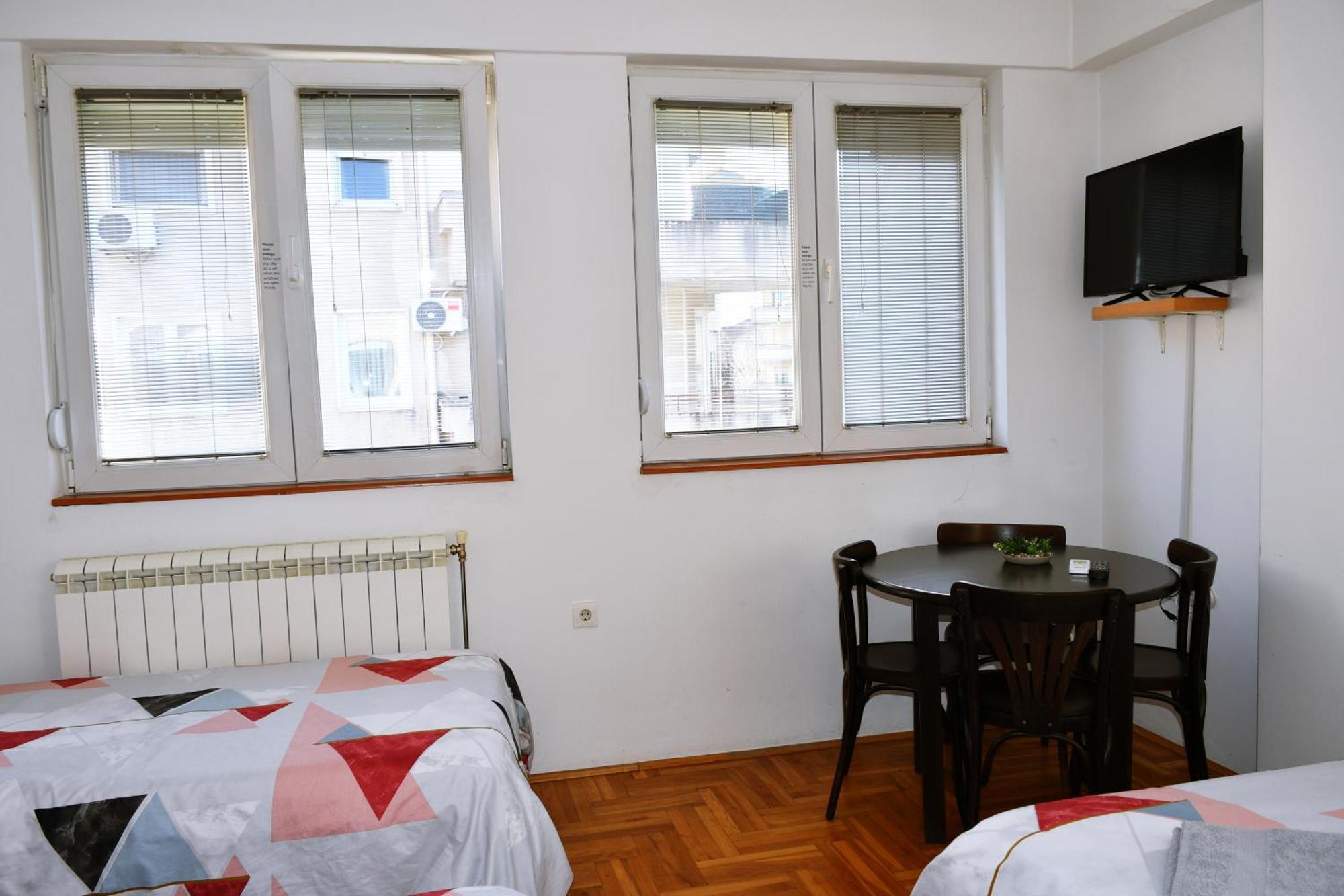 Guest House Sani Скопье Экстерьер фото