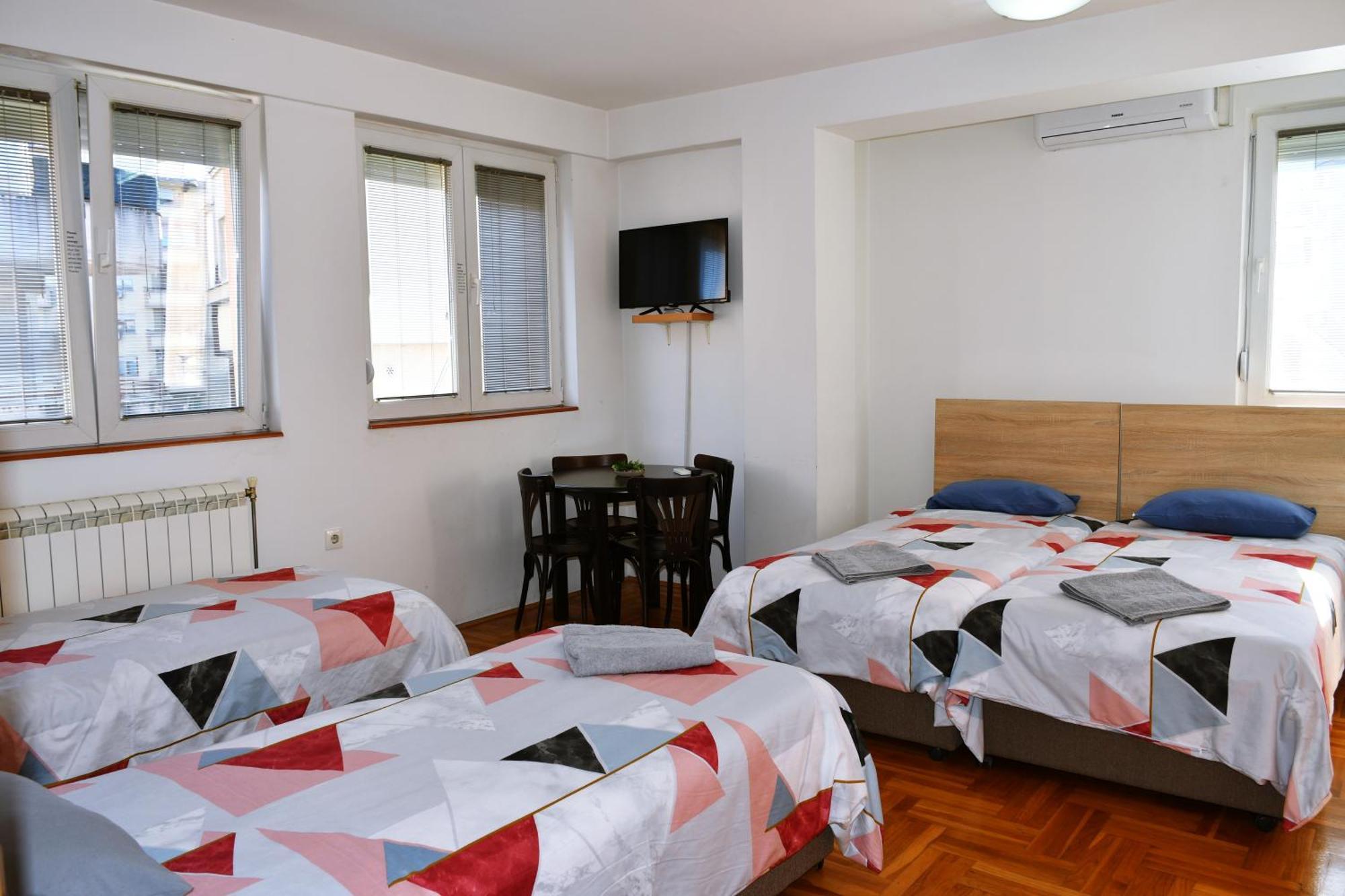 Guest House Sani Скопье Экстерьер фото