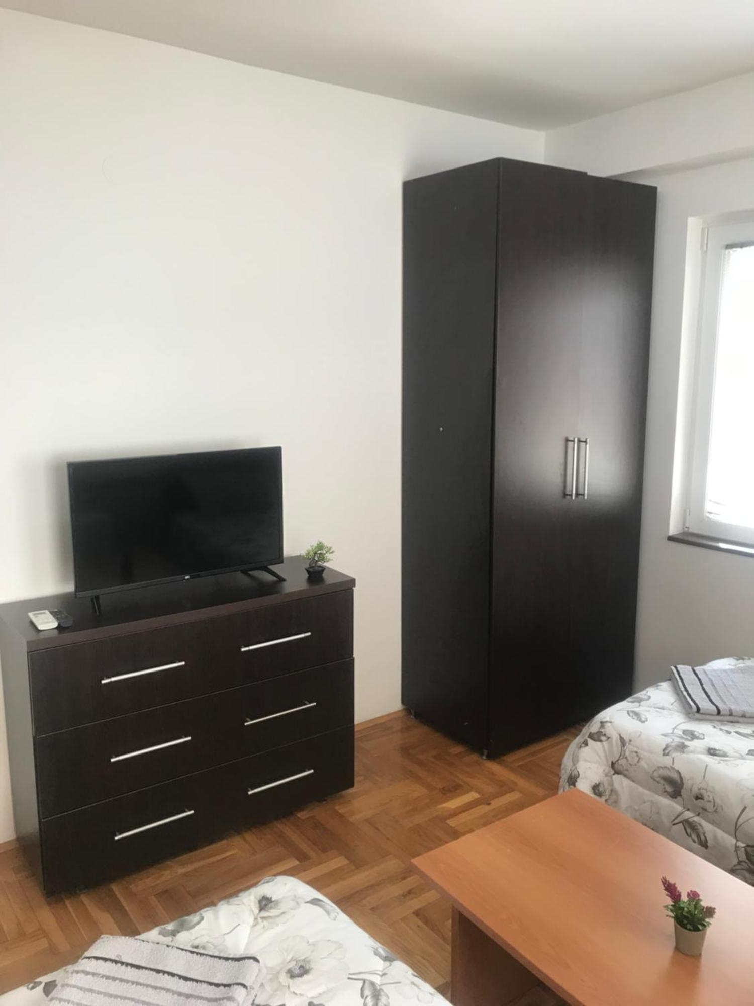 Guest House Sani Скопье Экстерьер фото
