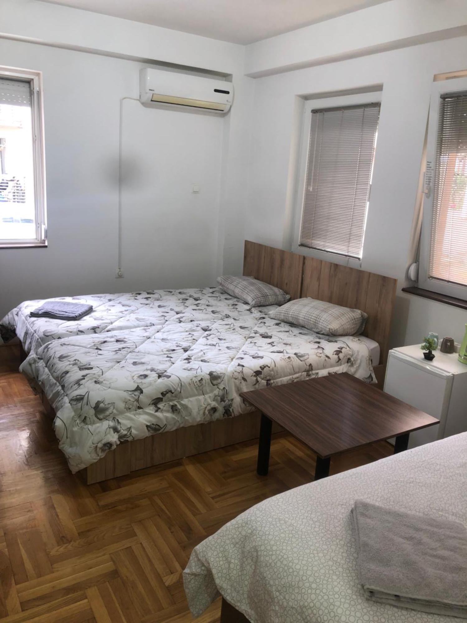 Guest House Sani Скопье Экстерьер фото