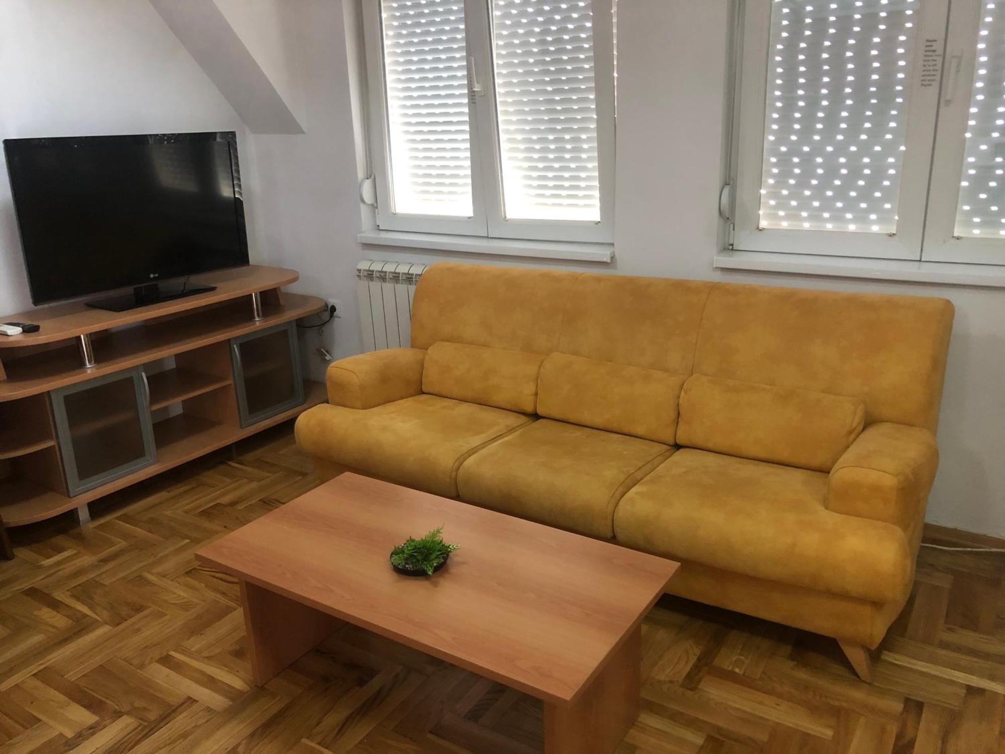 Guest House Sani Скопье Экстерьер фото